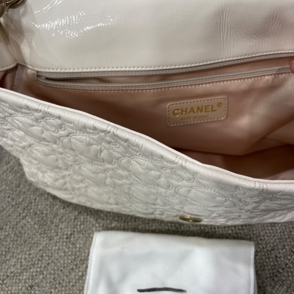 Chanel Purse - Picture 3 of 3